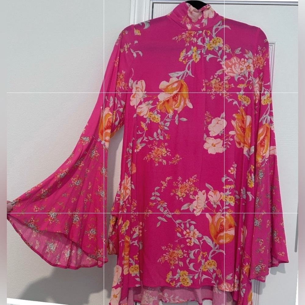 Free People Bell Sleeve Floral Tate Tunic Dress
Size Medium - Picture 4 of 11